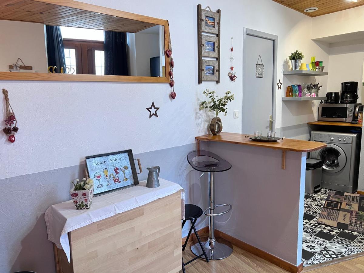 L'Astazou "Pret Gracieux Du Materiel De Ski" Au Studio Luz-Saint-Sauveur Buitenkant foto