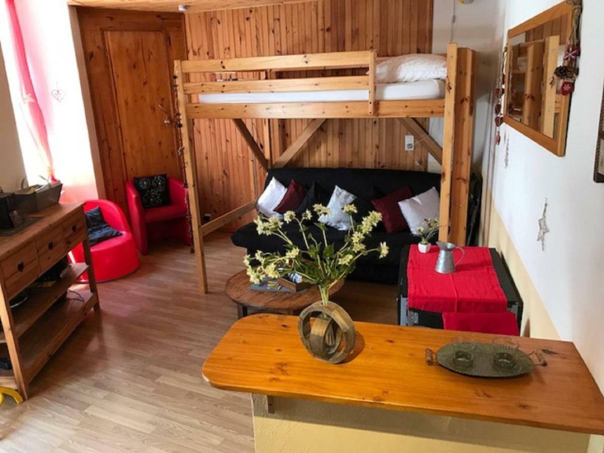 L'Astazou "Pret Gracieux Du Materiel De Ski" Au Studio Luz-Saint-Sauveur Buitenkant foto